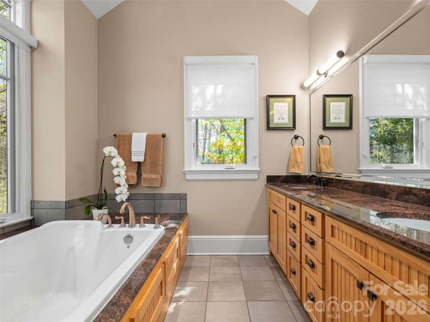 171 Walnut Valley Parkway, Arden, NC 28704.  MLS# CAR4373802, YatesRealty ID 21591. 