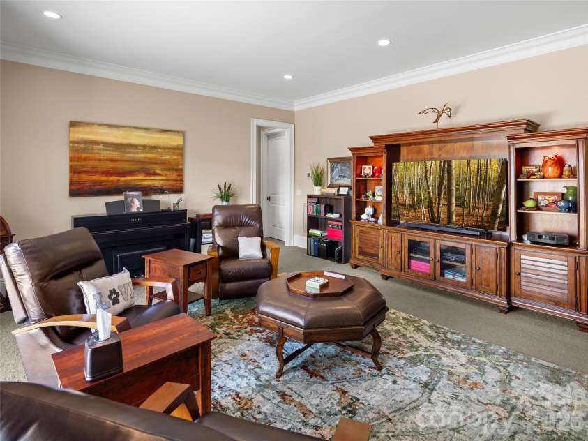 171 Walnut Valley Parkway, Arden, NC 28704.  MLS# CAR4373802, YatesRealty ID 21591. 