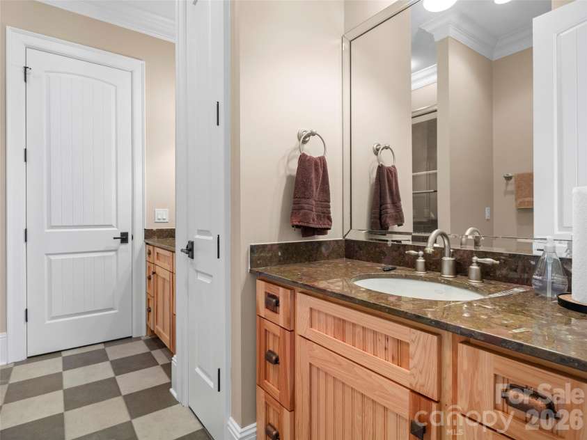 171 Walnut Valley Parkway, Arden, NC 28704.  MLS# CAR4373802, YatesRealty ID 21591. 