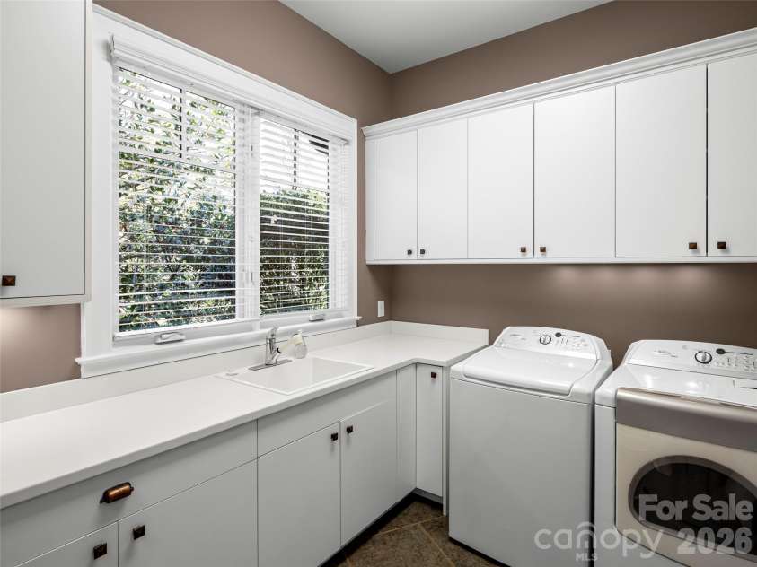171 Walnut Valley Parkway, Arden, NC 28704.  MLS# CAR4373802, YatesRealty ID 21591. 