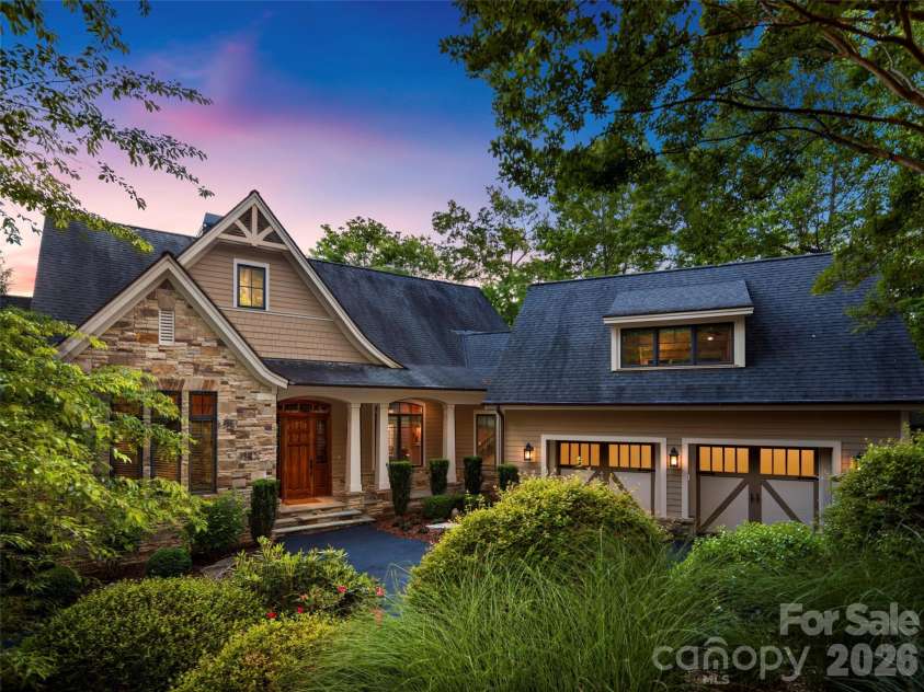 171 Walnut Valley Parkway, Arden, NC 28704.  MLS# CAR4373802, YatesRealty ID 21591. 