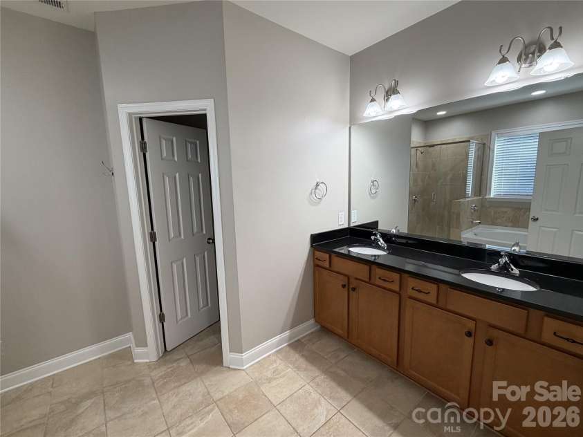 10313 Woodview Circle, Charlotte, NC 28277.  MLS# CAR4372078, YatesRealty ID 21593. 