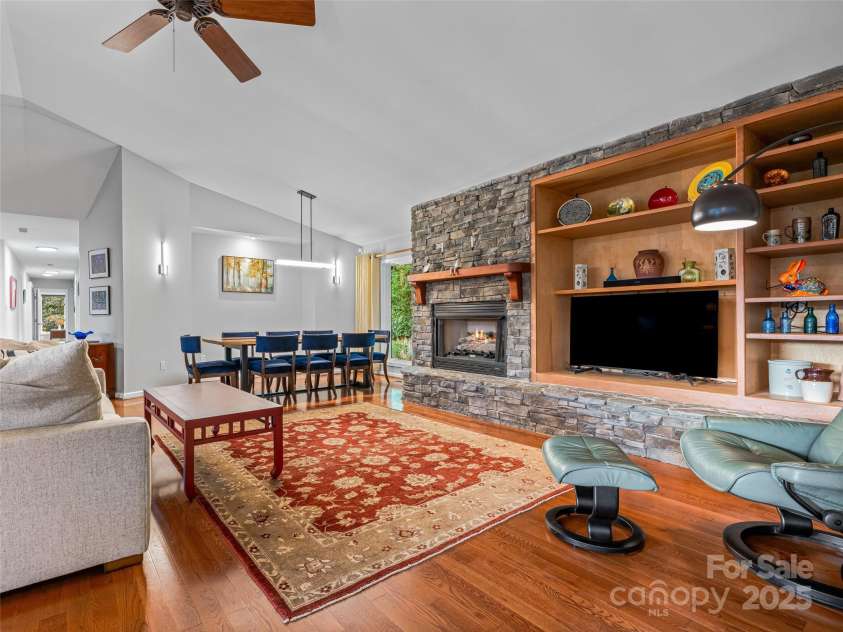 605 Upper Sondley Drive, Asheville, NC 28805.  MLS# CAR4304223, YatesRealty ID 21594. 