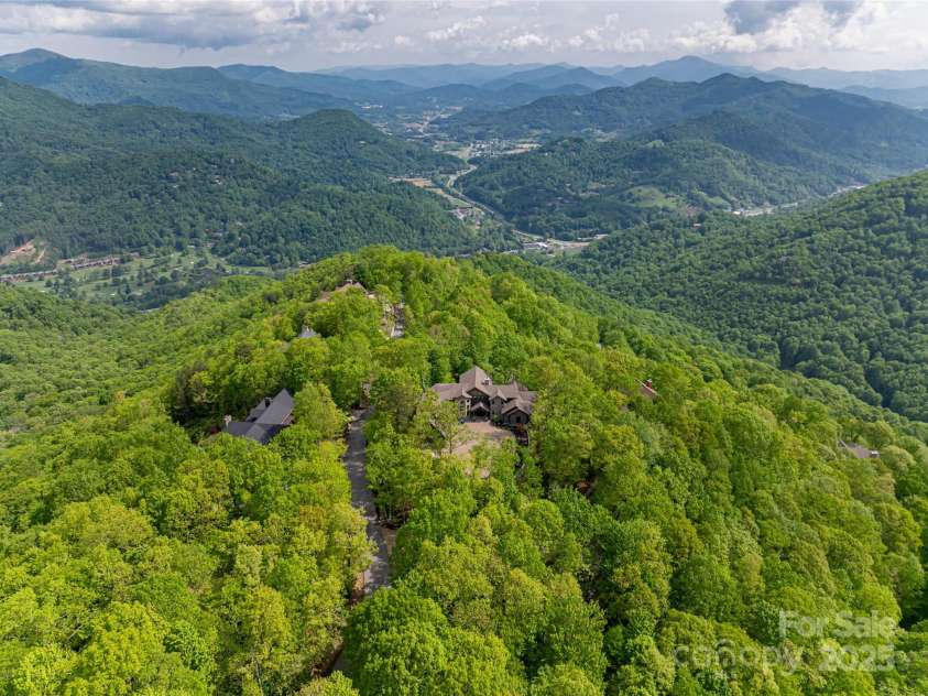511 Asgi Trail, Maggie Valley, NC 28751.  MLS# CAR4258504, YatesRealty ID 21595. One of the best high elevation lots in Haywood county offering a spacious, level entry and endless views of the Great Smokies.