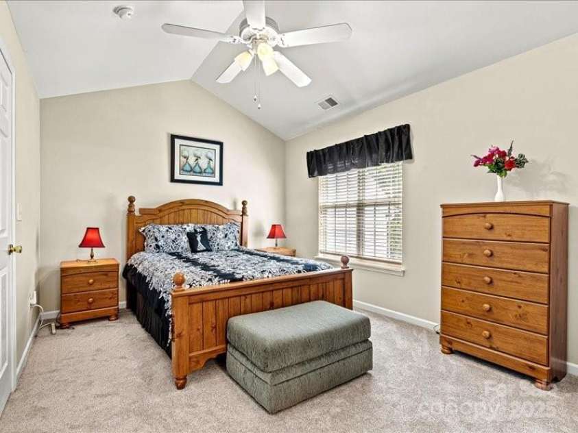 10063 Reindeer Way Lane, Charlotte, NC 28216.  MLS# CAR4265964, YatesRealty ID 21596. 
