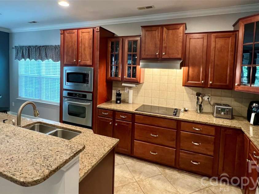 2413 Merryvale Way, Waxhaw, NC 28173.  MLS# CAR4379926, YatesRealty ID 21596. 