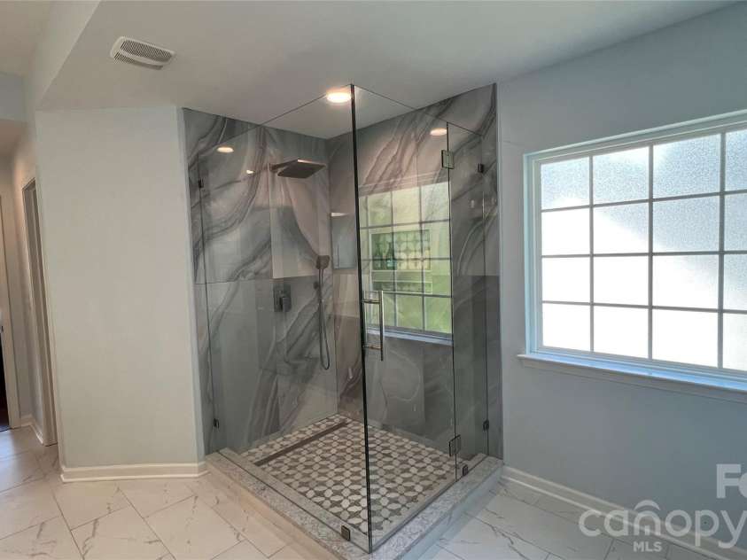 2413 Merryvale Way, Waxhaw, NC 28173.  MLS# CAR4379926, YatesRealty ID 21596. 