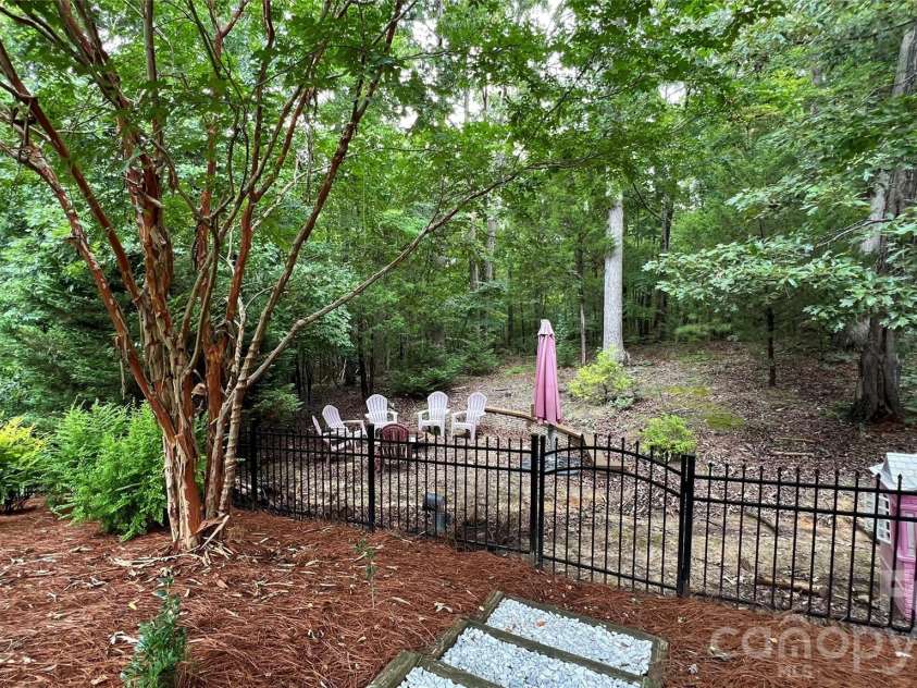 2413 Merryvale Way, Waxhaw, NC 28173.  MLS# CAR4379926, YatesRealty ID 21596. 