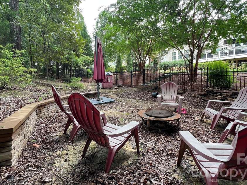 2413 Merryvale Way, Waxhaw, NC 28173.  MLS# CAR4379926, YatesRealty ID 21596. 