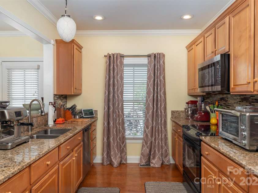 115 White Ash Drive, Asheville, NC 28801.  MLS# CAR4272589, YatesRealty ID 21597. 