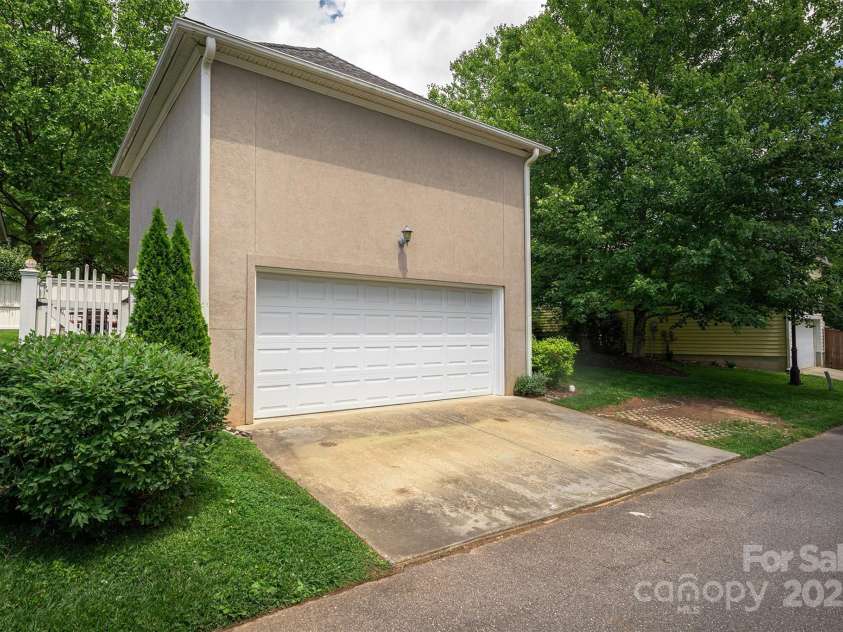 115 White Ash Drive, Asheville, NC 28801.  MLS# CAR4272589, YatesRealty ID 21597. 