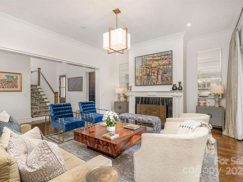 1328 Kings Drive, Charlotte, NC 28207.  MLS# CAR4221350, YatesRealty ID 21598. 