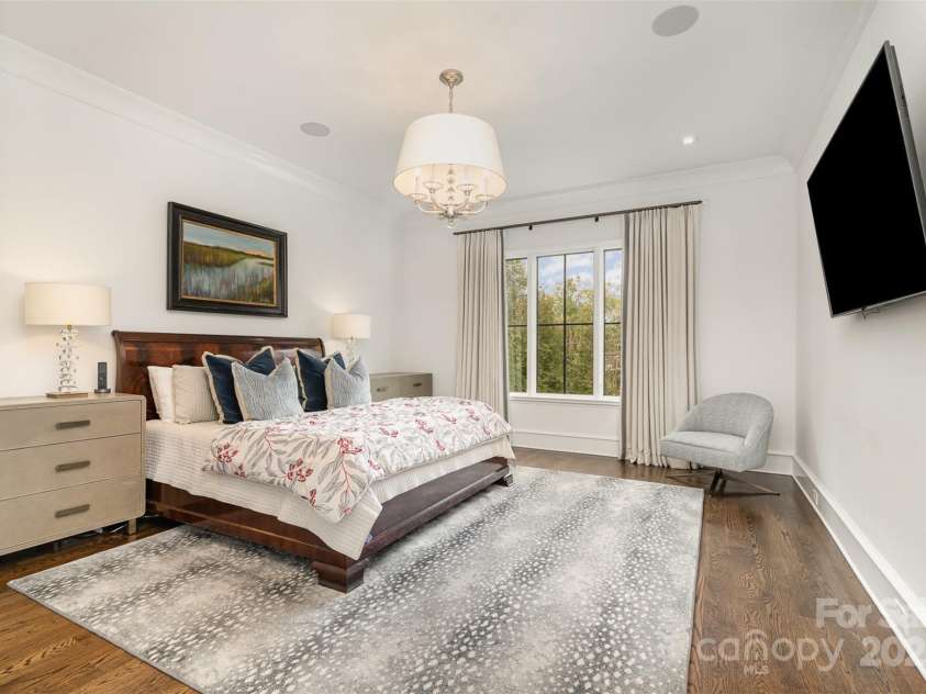 1328 Kings Drive, Charlotte, NC 28207.  MLS# CAR4221350, YatesRealty ID 21598. 