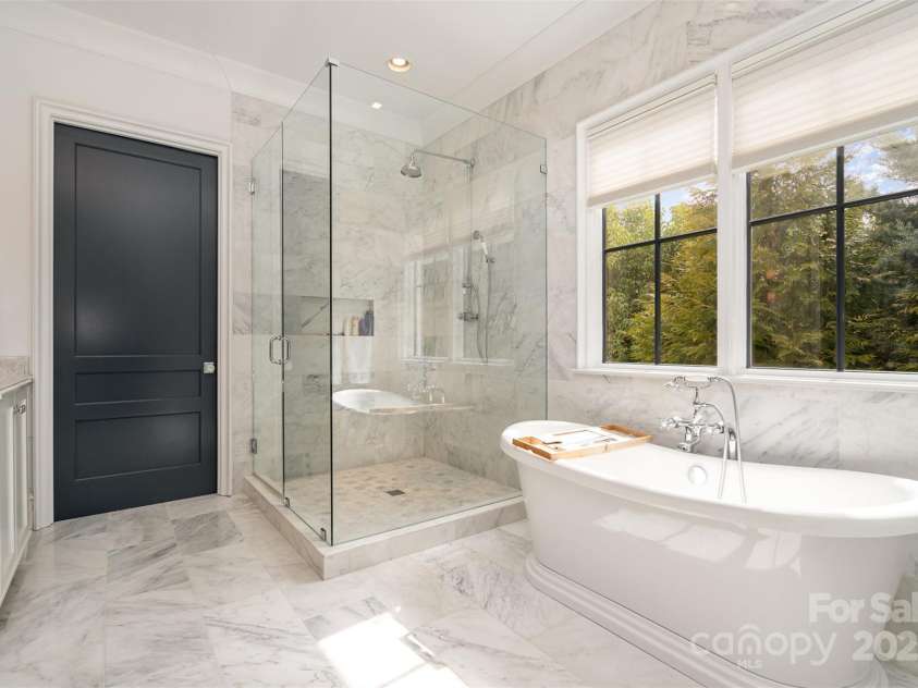 1328 Kings Drive, Charlotte, NC 28207.  MLS# CAR4221350, YatesRealty ID 21598. 