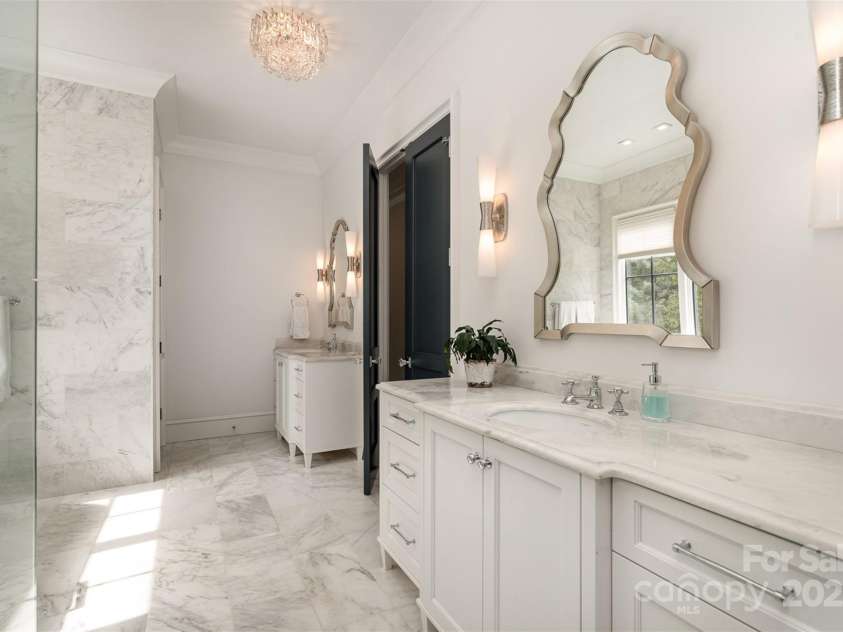1328 Kings Drive, Charlotte, NC 28207.  MLS# CAR4221350, YatesRealty ID 21598. 