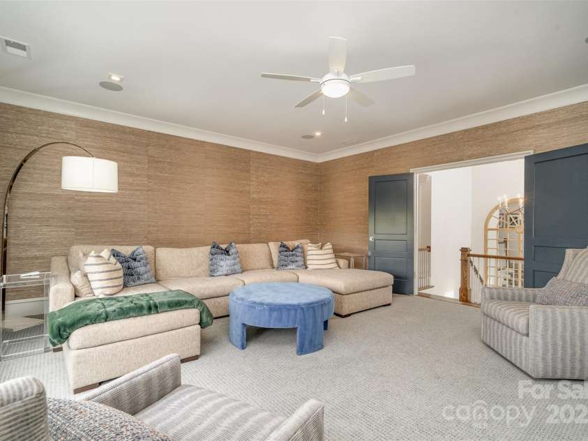 1328 Kings Drive, Charlotte, NC 28207.  MLS# CAR4221350, YatesRealty ID 21598. 