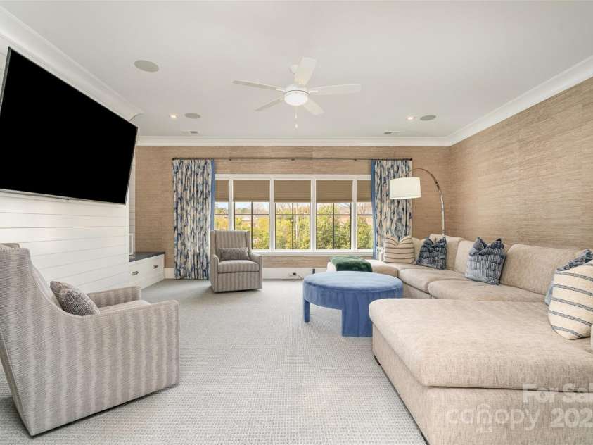 1328 Kings Drive, Charlotte, NC 28207.  MLS# CAR4221350, YatesRealty ID 21598. 