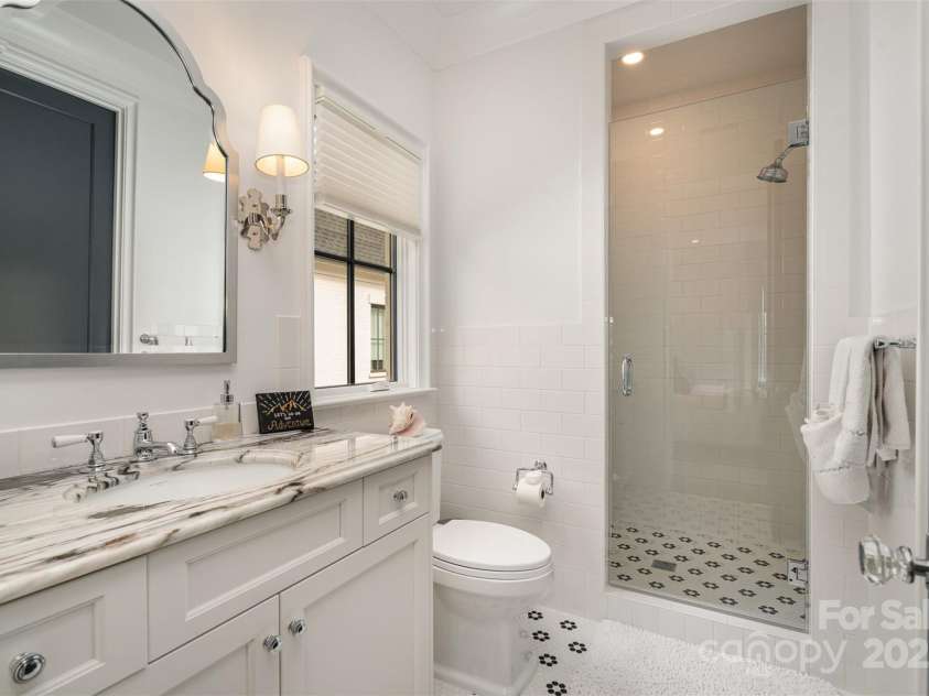 1328 Kings Drive, Charlotte, NC 28207.  MLS# CAR4221350, YatesRealty ID 21598. 