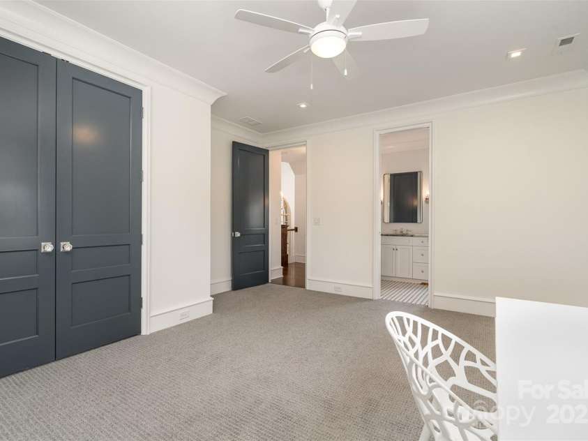 1328 Kings Drive, Charlotte, NC 28207.  MLS# CAR4221350, YatesRealty ID 21598. 