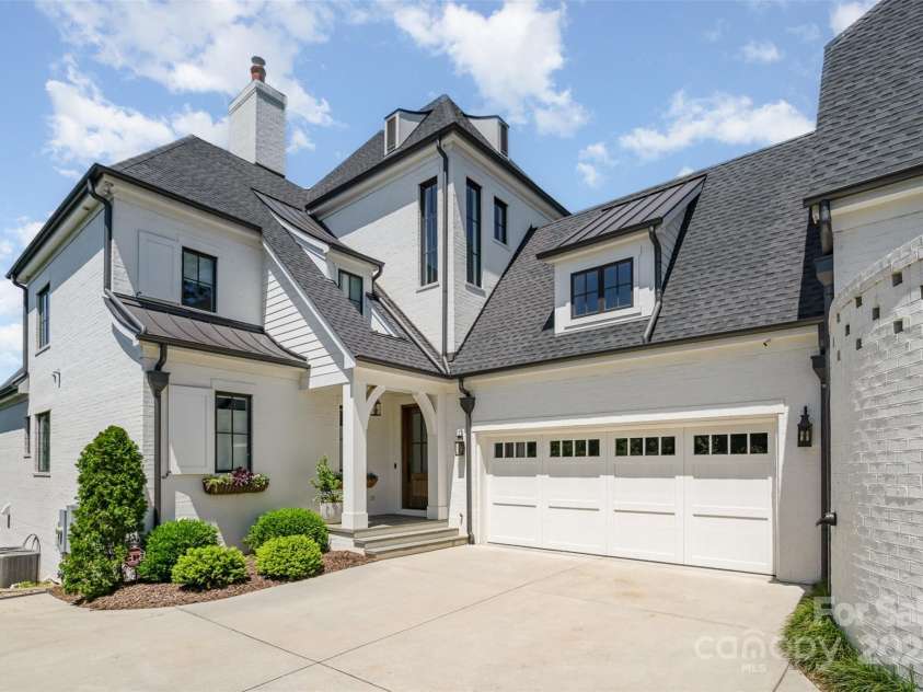 1328 Kings Drive, Charlotte, NC 28207.  MLS# CAR4221350, YatesRealty ID 21598. 