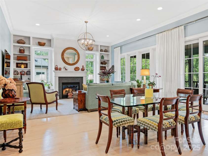 63 Chantilly Drive, Asheville, NC 28804.  MLS# CAR4259333, YatesRealty ID 21599. 