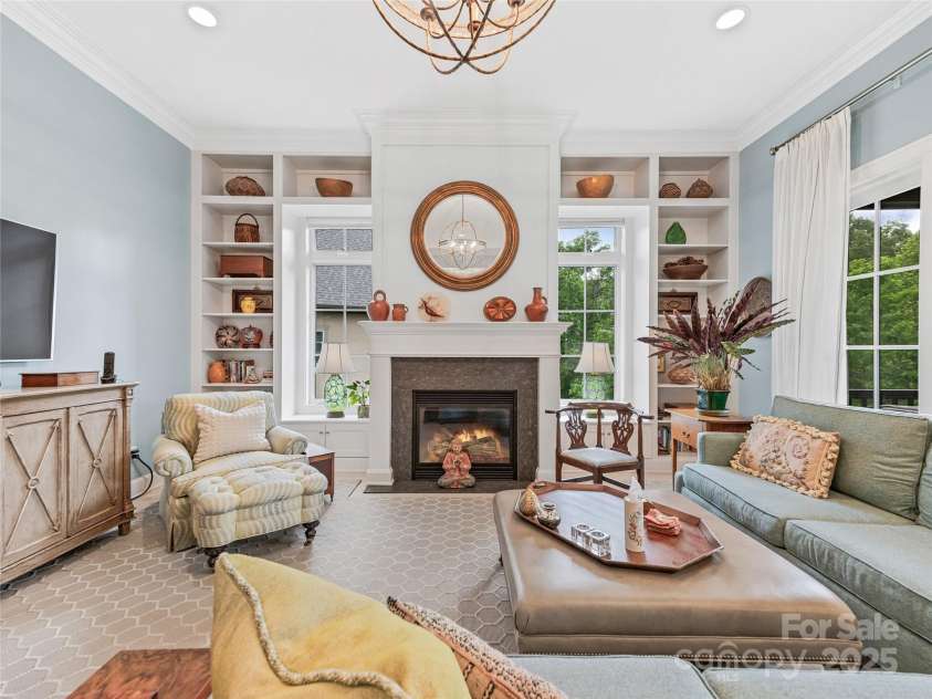 63 Chantilly Drive, Asheville, NC 28804.  MLS# CAR4259333, YatesRealty ID 21599. 