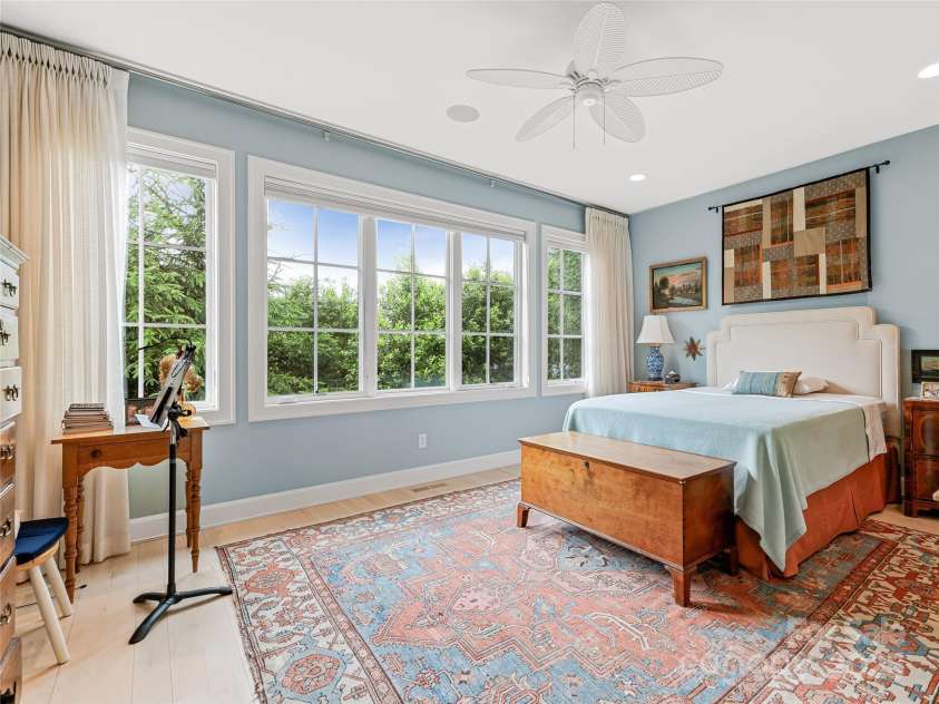 63 Chantilly Drive, Asheville, NC 28804.  MLS# CAR4259333, YatesRealty ID 21599. 