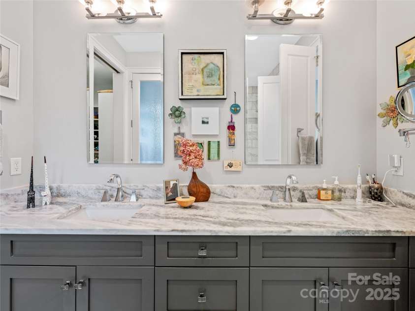 63 Chantilly Drive, Asheville, NC 28804.  MLS# CAR4259333, YatesRealty ID 21599. 