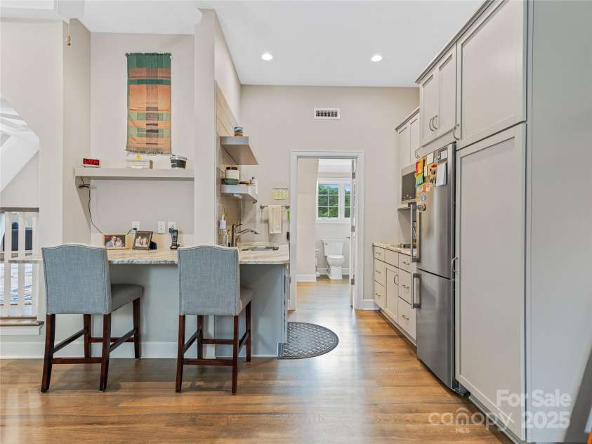 63 Chantilly Drive, Asheville, NC 28804.  MLS# CAR4259333, YatesRealty ID 21599. 