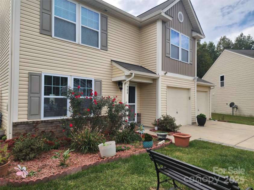 908 Sherman Street, Gastonia, NC 28052.  MLS# CAR4310650, YatesRealty ID 216. 