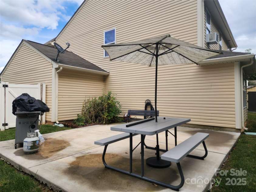 908 Sherman Street, Gastonia, NC 28052.  MLS# CAR4310650, YatesRealty ID 216. 