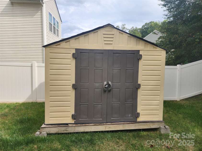 908 Sherman Street, Gastonia, NC 28052.  MLS# CAR4310650, YatesRealty ID 216. 