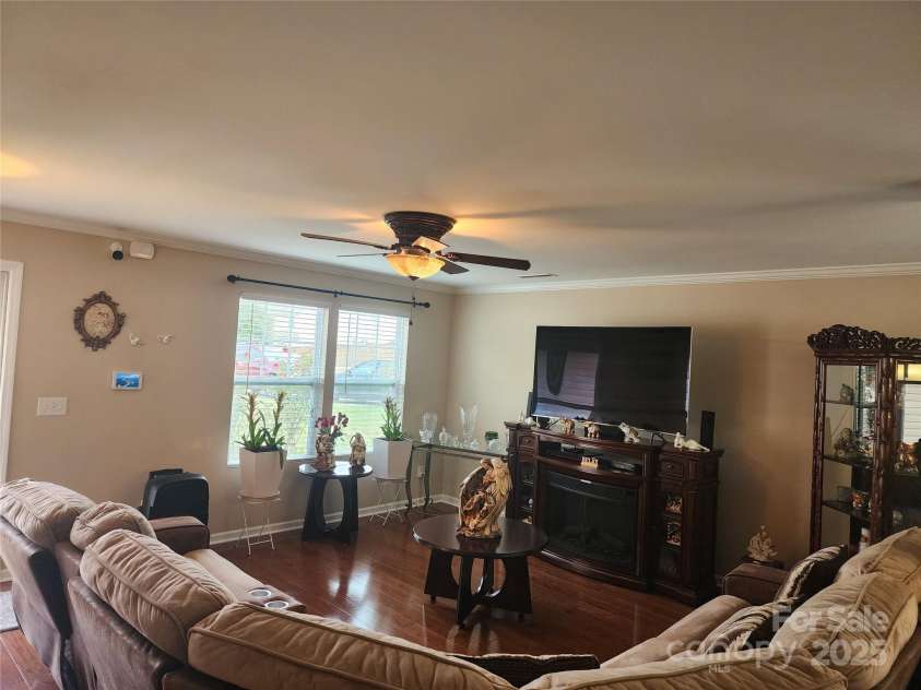 908 Sherman Street, Gastonia, NC 28052.  MLS# CAR4310650, YatesRealty ID 216. 