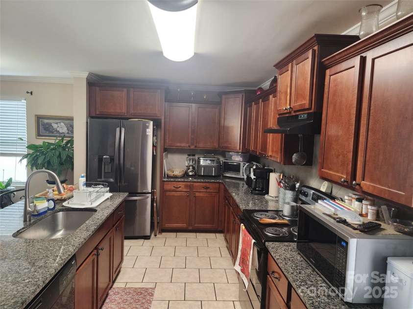 908 Sherman Street, Gastonia, NC 28052.  MLS# CAR4310650, YatesRealty ID 216. 