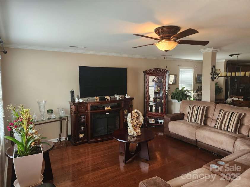 908 Sherman Street, Gastonia, NC 28052.  MLS# CAR4310650, YatesRealty ID 216. 