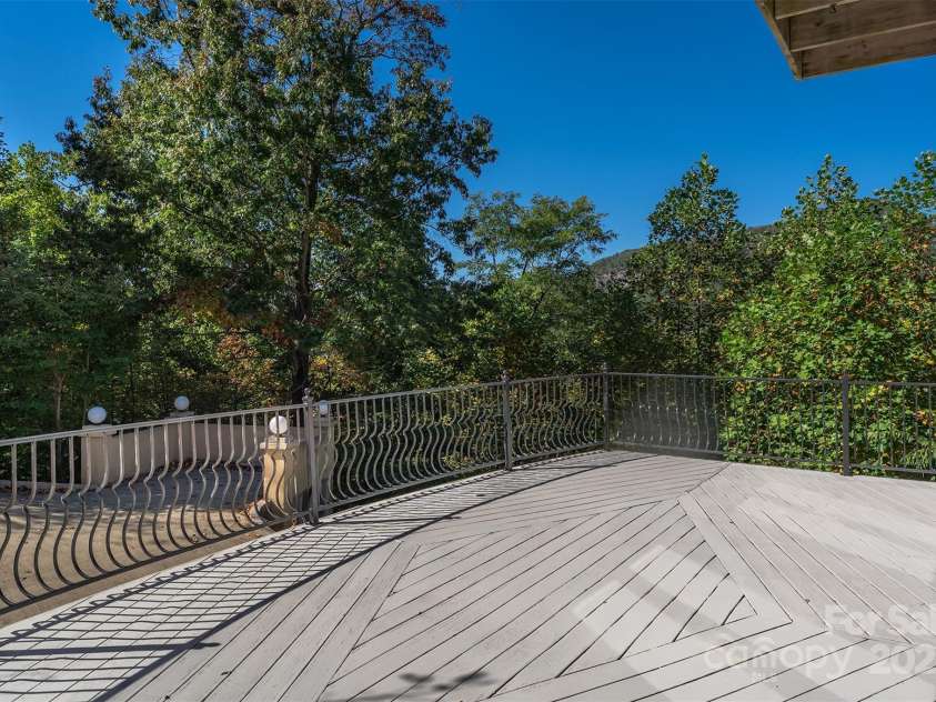 345 Hawks Nest Trail, Lake Lure, NC 28746.  MLS# CAR4313518, YatesRealty ID 2160. 