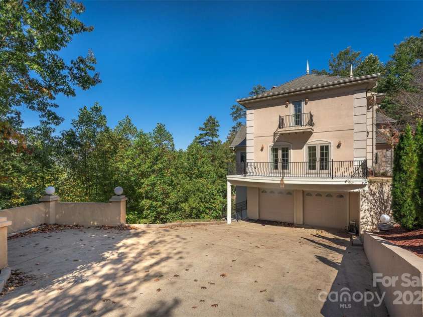 345 Hawks Nest Trail, Lake Lure, NC 28746.  MLS# CAR4313518, YatesRealty ID 2160. 