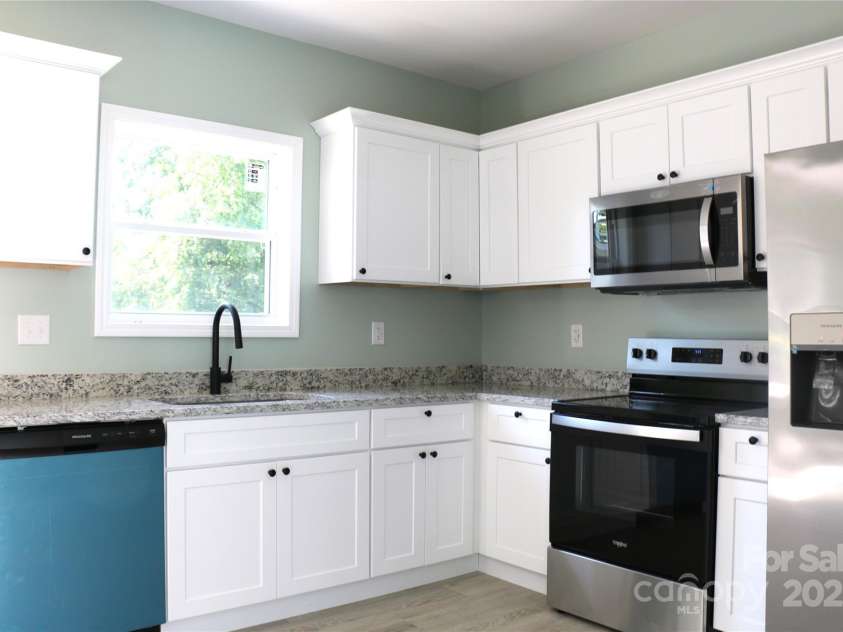 815 Jefferson Street, Shelby, NC 28150.  MLS# CAR4278369, YatesRealty ID 2160. 