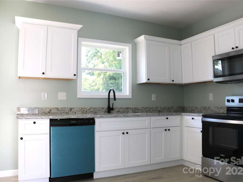 815 Jefferson Street, Shelby, NC 28150.  MLS# CAR4278369, YatesRealty ID 2160. 