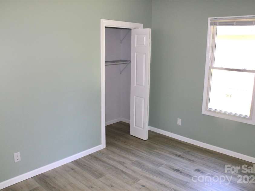 815 Jefferson Street, Shelby, NC 28150.  MLS# CAR4278369, YatesRealty ID 2160. 