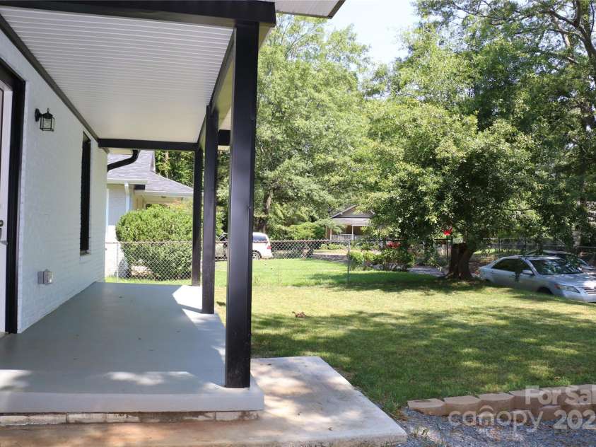 815 Jefferson Street, Shelby, NC 28150.  MLS# CAR4278369, YatesRealty ID 2160. 