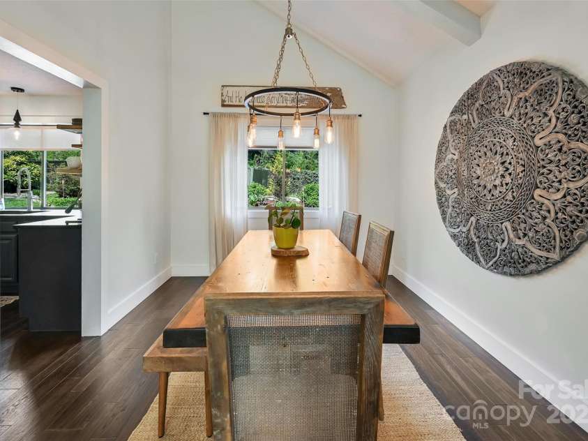 19 Poplar Court, Hendersonville, NC 28792.  MLS# CAR4269723, YatesRealty ID 21600. 