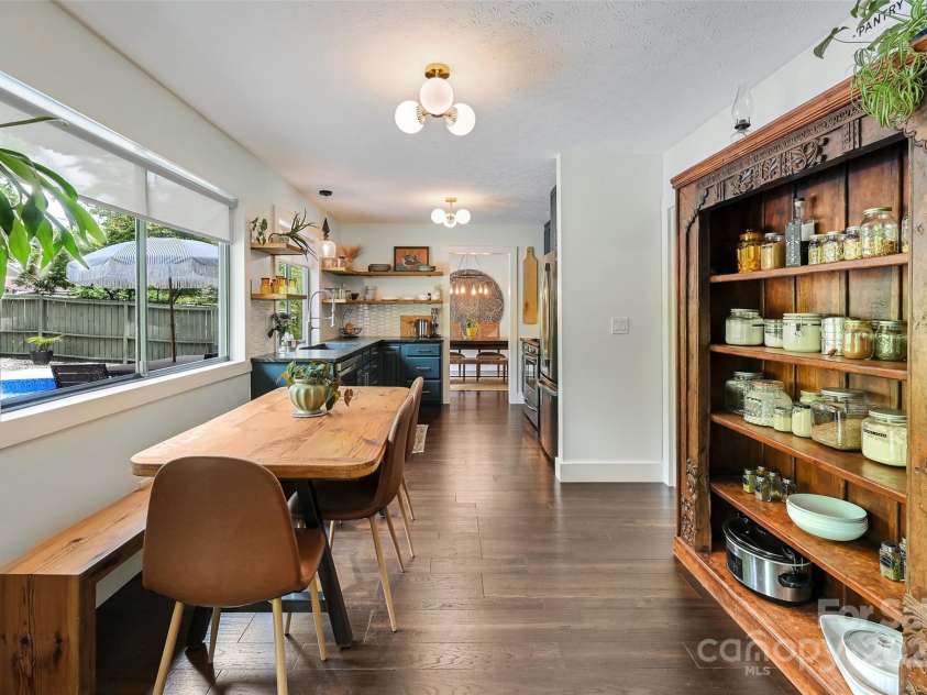 19 Poplar Court, Hendersonville, NC 28792.  MLS# CAR4269723, YatesRealty ID 21600. 