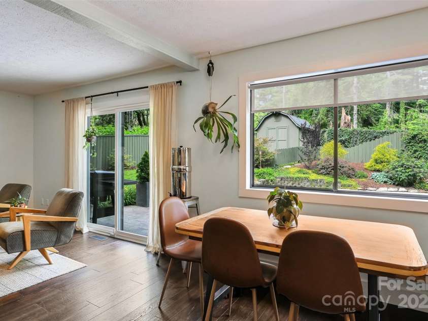 19 Poplar Court, Hendersonville, NC 28792.  MLS# CAR4269723, YatesRealty ID 21600. 