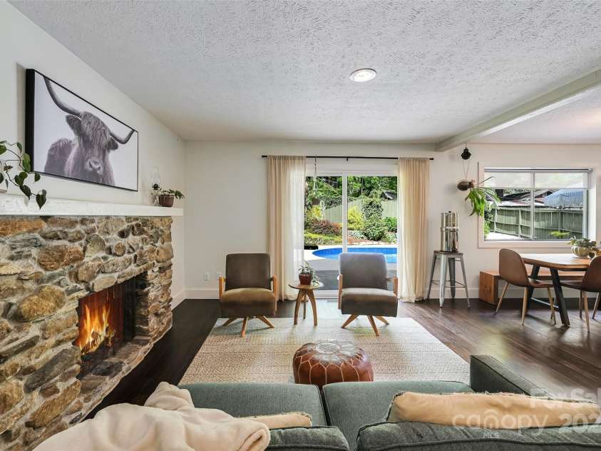 19 Poplar Court, Hendersonville, NC 28792.  MLS# CAR4269723, YatesRealty ID 21600. 