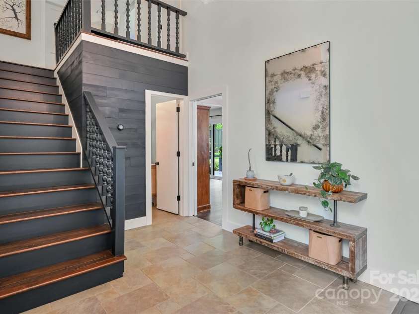 19 Poplar Court, Hendersonville, NC 28792.  MLS# CAR4269723, YatesRealty ID 21600. 