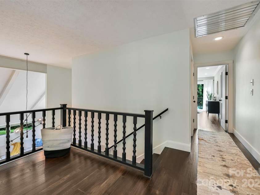 19 Poplar Court, Hendersonville, NC 28792.  MLS# CAR4269723, YatesRealty ID 21600. 