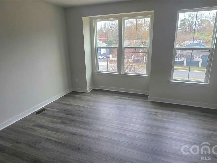 960 Broad River Lane, Charlotte, NC 28211.  MLS# CAR4355873, YatesRealty ID 21600. 