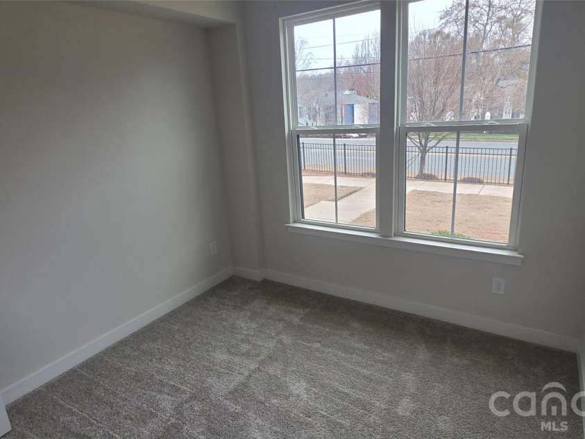 960 Broad River Lane, Charlotte, NC 28211.  MLS# CAR4355873, YatesRealty ID 21600. 