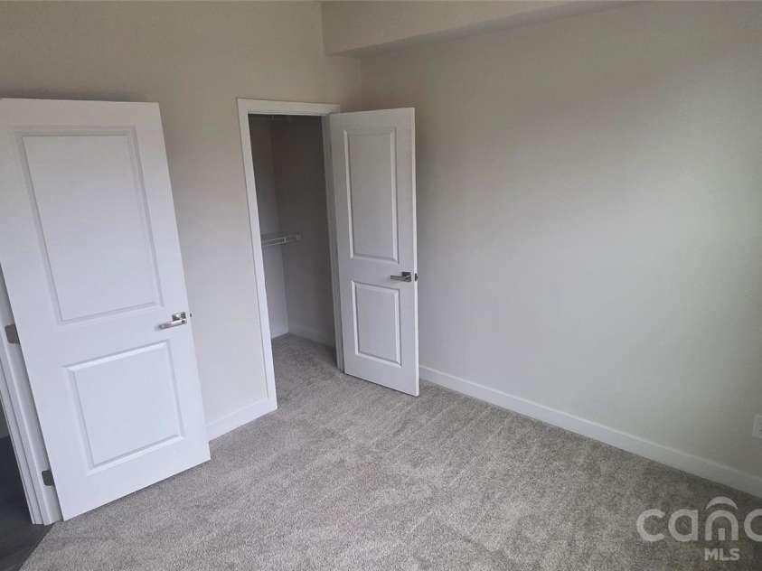 960 Broad River Lane, Charlotte, NC 28211.  MLS# CAR4355873, YatesRealty ID 21600. 